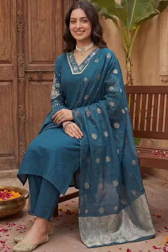 Women Ethnic Motifs Embroidered Regular Kurta with Trousers & With Dupatta