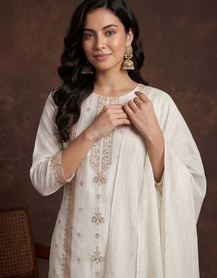 Women Ethnic Motifs Embroidered Regular Thread Work Kurta with Trousers & With Dupatta 2