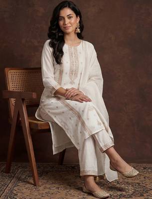 Women Ethnic Motifs Embroidered Regular Thread Work Kurta with Trousers & With Dupatta 4
