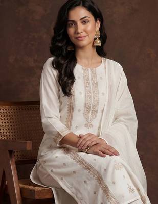 Women Ethnic Motifs Embroidered Regular Thread Work Kurta with Trousers & With Dupatta 5