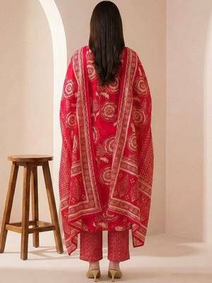 Women Floral Printed Regular Chanderi Silk Kurta with Trousers & With Dupatta 3