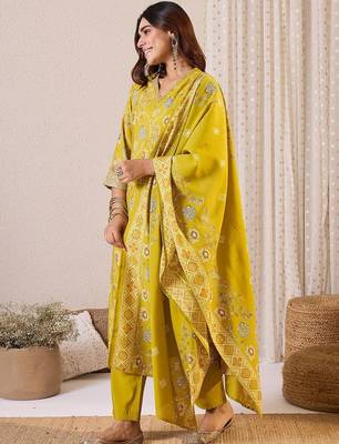 Women Floral Printed Regular Chanderi Silk Kurta with Trousers & With Dupatta 3