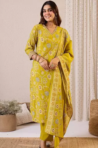 Women Floral Printed Regular Chanderi Silk Kurta with Trousers & With Dupatta