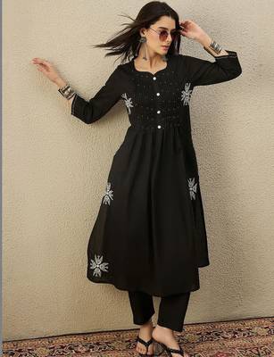 Women Ethnic Motifs Embroidered Pleated Thread Work Pure Cotton Kurta with Trousers 1