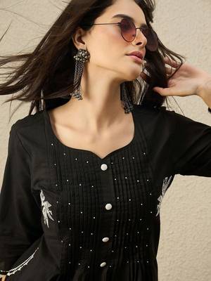 Women Ethnic Motifs Embroidered Pleated Thread Work Pure Cotton Kurta with Trousers 2