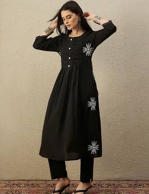 Women Ethnic Motifs Embroidered Pleated Thread Work Pure Cotton Kurta with Trousers 3