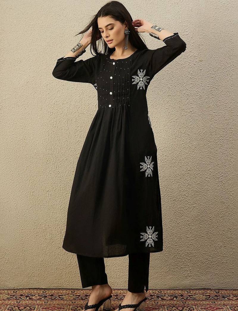 Women Ethnic Motifs Embroidered Pleated Thread Work Pure Cotton Kurta with Trousers