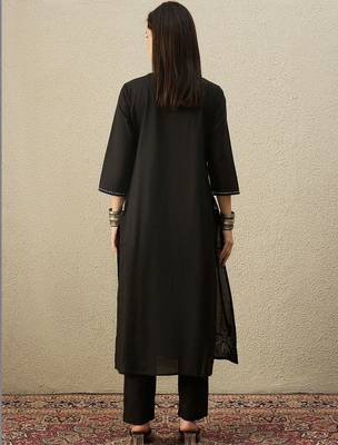Women Ethnic Motifs Embroidered Pleated Thread Work Pure Cotton Kurta with Trousers 5