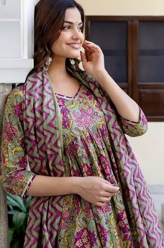 Women Floral Printed Empire Pure Cotton Kurta with Trousers & With Dupatta