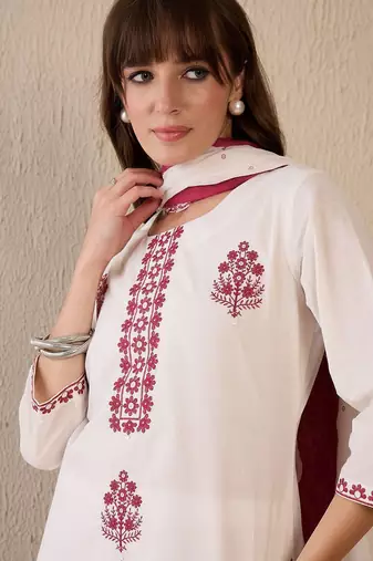Women Floral Embroidered Regular Thread Work Pure Cotton Kurta with Trousers & With Dupatta