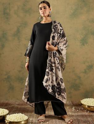 Round Neck Straight Kurta With Trousers & Dupatta 1