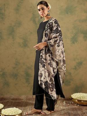 Round Neck Straight Kurta With Trousers & Dupatta 5