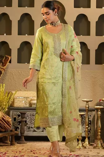 Women Ethnic Motifs Kurta with Trousers & Dupatta