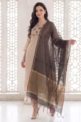 Women Ethnic Motifs Embroidered Regular Thread Work Kurta with Trousers & With Dupatta
