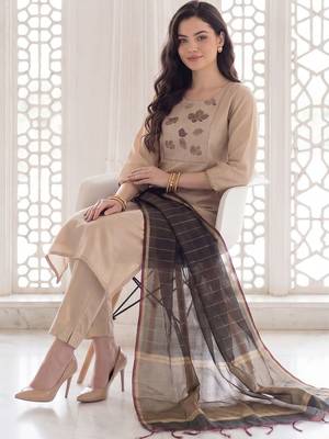 Women Ethnic Motifs Embroidered Regular Thread Work Kurta with Trousers & With Dupatta 5