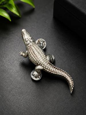 Silver plated crocodile designer brooch pin | textured animal statement lapel brooch for men 1