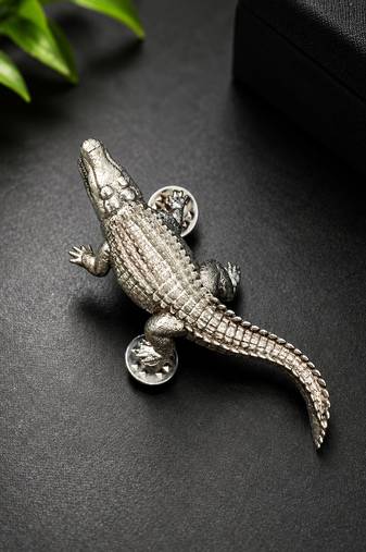 silver plated crocodile designer brooch pin   textured animal statement lapel brooch for men