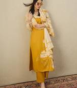 Women Floral Embroidered Regular Beads and Stones Kurta with Trousers & With Dupatta