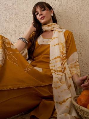Women Floral Embroidered Regular Beads and Stones Kurta with Trousers & With Dupatta 7