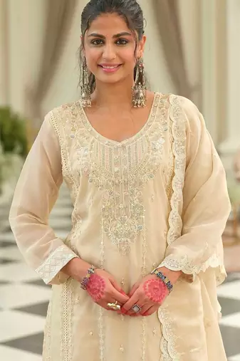 Women Floral Embroidered Kurta with Trousers & Dupatta