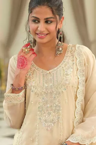 Women Floral Embroidered Kurta with Trousers & Dupatta