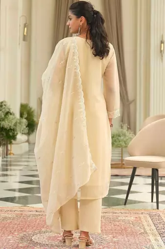 Women Floral Embroidered Kurta with Trousers & Dupatta