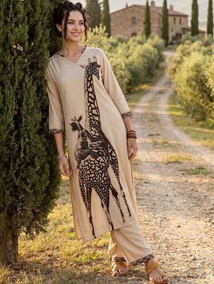 Women Animal Printed Regular Kurta with Trousers 1