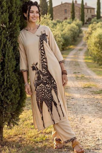 Women Animal Printed Regular Kurta with Trousers