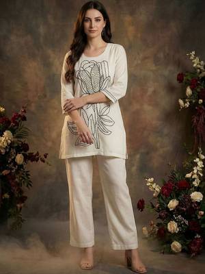 Women Floral Embroidered Regular Thread Work Pure Cotton Kurta with Palazzos 1