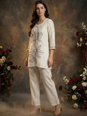 Women Floral Embroidered Regular Thread Work Pure Cotton Kurta with Palazzos 3