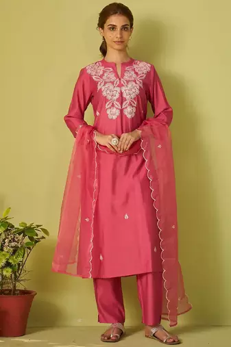 Women Floral Embroidered Kurta with Trousers & Dupatta