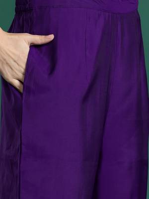Ethnic Motifs Embroidered Empire Kurta with Trousers 3