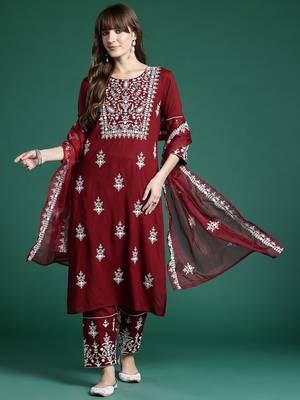 Ethnic Motifs Embroidered Thread Work Kurta With Trousers & Dupatta 7