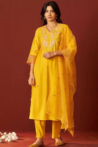Women Floral Woven Design Kurta with Trousers & Dupatta