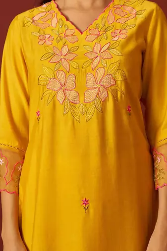 Women Floral Woven Design Kurta with Trousers & Dupatta