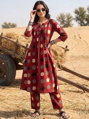 Women Printed Pleated Pure Cotton Kurta with Trousers 1