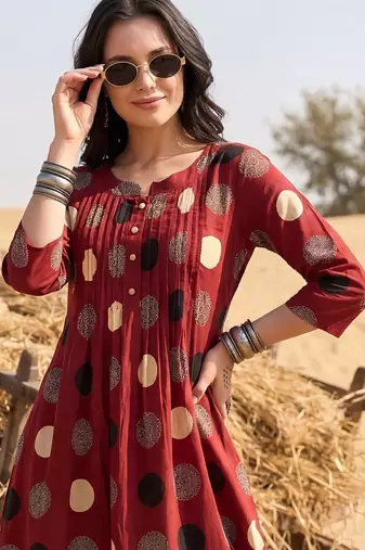 Women Printed Pleated Pure Cotton Kurta with Trousers
