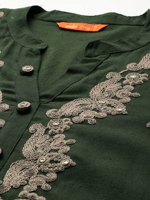 Floral Embroidered Thread Work Pure Cotton Kurta & Trousers 7