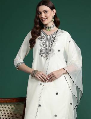 Ethnic Motifs Embroidered Zari Kurta With Trousers & Dupatta 1