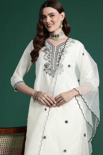 Ethnic Motifs Embroidered Zari Kurta With Trousers & Dupatta