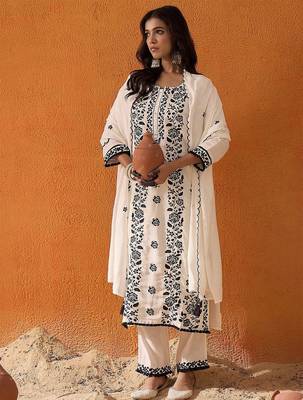 White Floral Embroidered Straight Kurta with Trousers & Dupatta 1