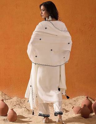 White Floral Embroidered Straight Kurta with Trousers & Dupatta 6