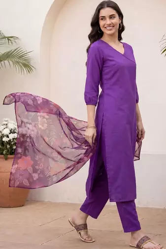 Women Floral Regular Kurta with Trousers & With Dupatta