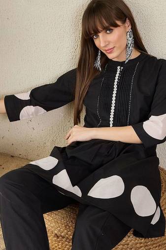 Women Printed Regular Beads and Stones Pure Cotton Kurta with Trousers