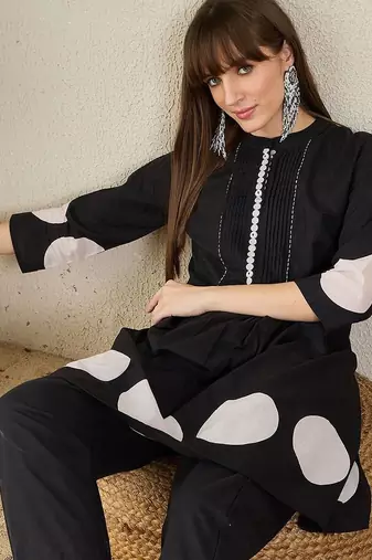 Women Printed Regular Beads and Stones Pure Cotton Kurta with Trousers