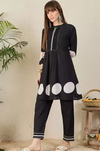 Women Printed Regular Beads and Stones Pure Cotton Kurta with Trousers