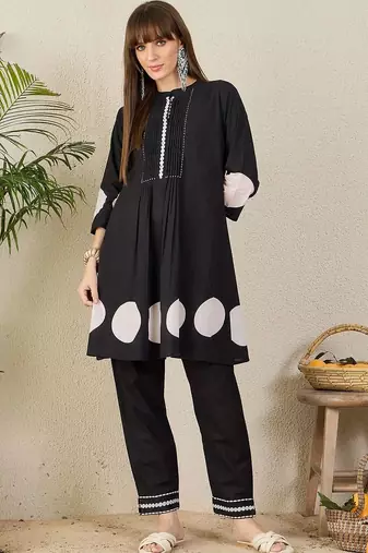 Women Printed Regular Beads and Stones Pure Cotton Kurta with Trousers