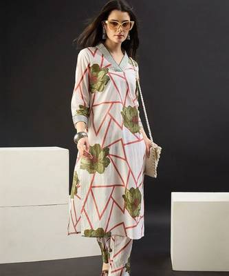 Women Floral Printed Regular Pure Cotton Kurta with Trousers 1
