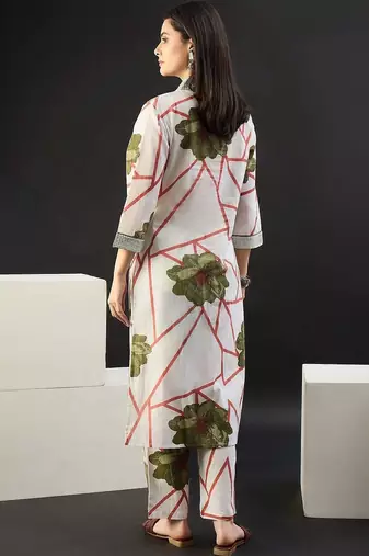 Women Floral Printed Regular Pure Cotton Kurta with Trousers