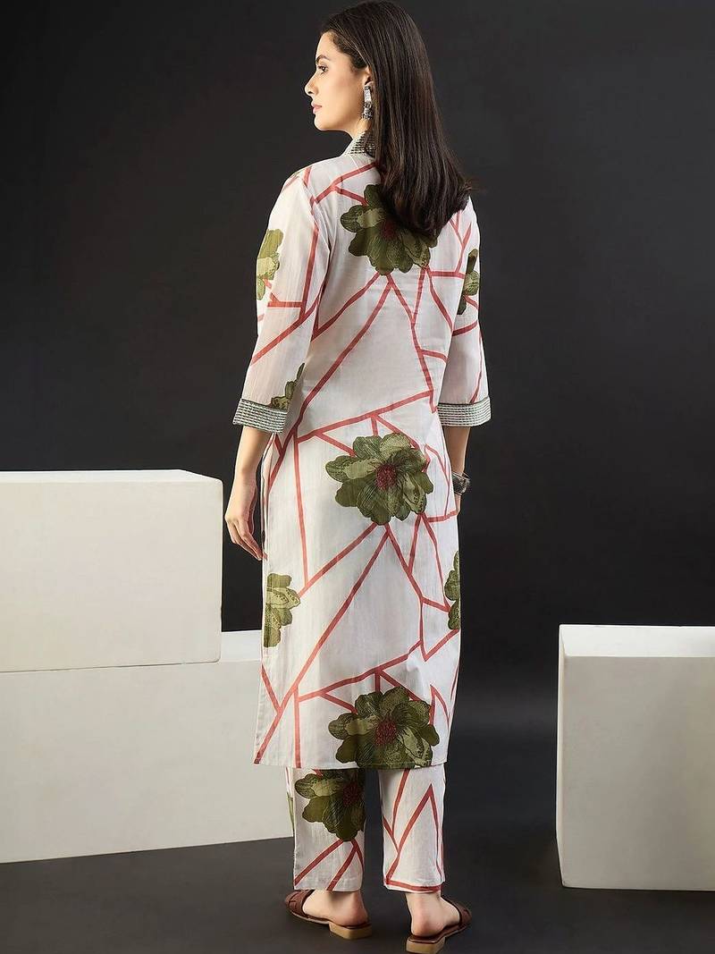 Women Floral Printed Regular Pure Cotton Kurta with Trousers